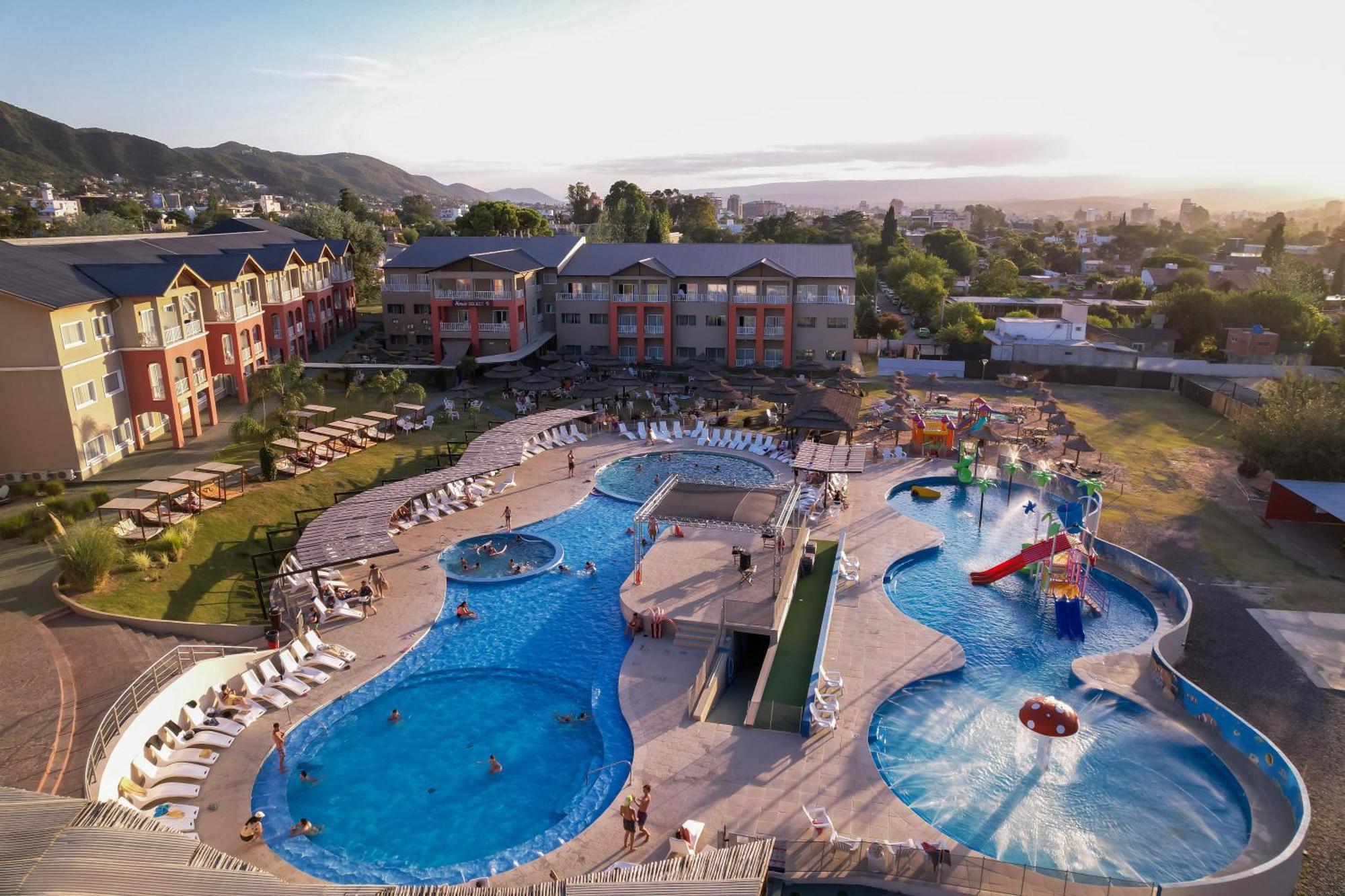 Howard Johnson Plaza Carlos Paz 4* Villa Carlos Paz